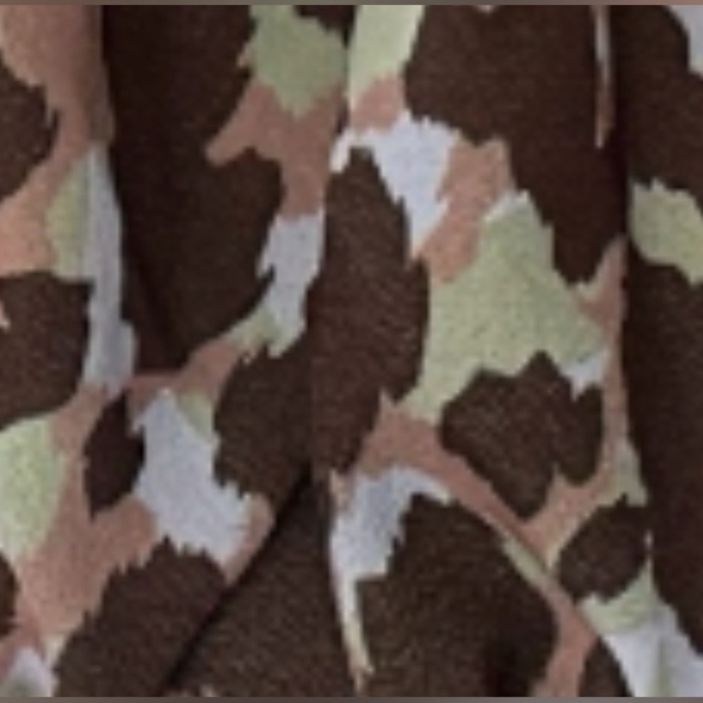 PrettyLittleThing Cropped Camo Off Shoulder Blouse Top Boho Cottagecore Size 8 - Picture 5 of 10
